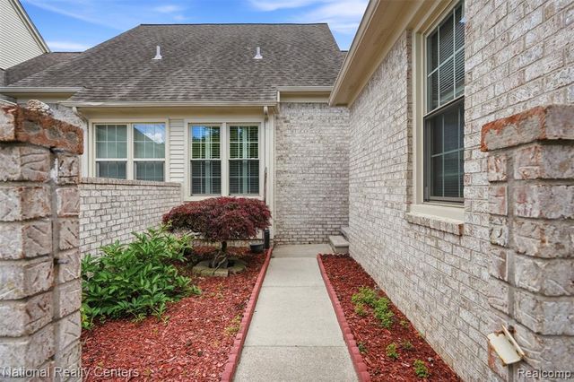 13500 Wyndemere Circle, Sterling Heights, MI 48313