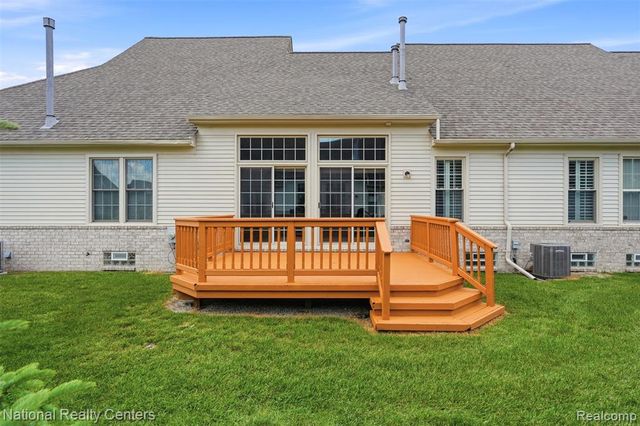 13500 Wyndemere Circle, Sterling Heights, MI 48313