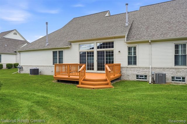 13500 Wyndemere Circle, Sterling Heights, MI 48313