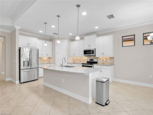 16313 Aberdeen WAY, Naples, FL 34110