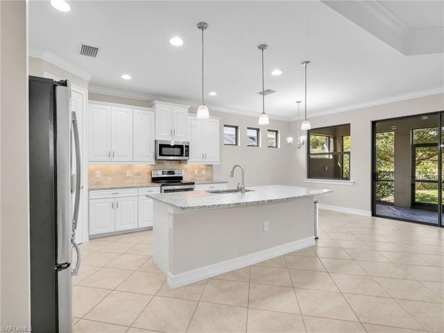 16313 Aberdeen WAY, Naples, FL 34110