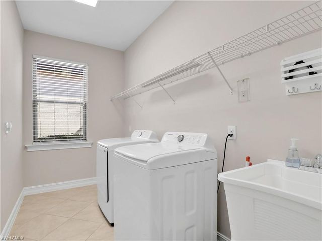 16313 Aberdeen WAY, Naples, FL 34110