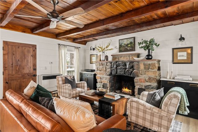 1149 Scenic Wy, Rimforest, CA 92378