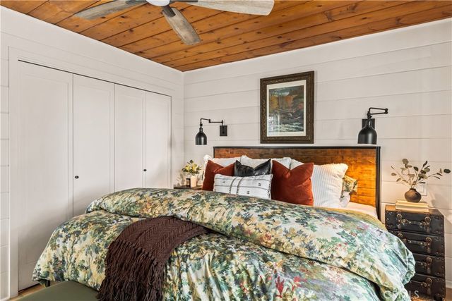 1149 Scenic Wy, Rimforest, CA 92378
