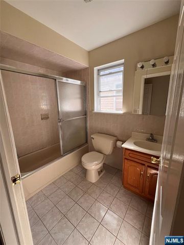 19 Halleck Street, Newark, NJ 07104