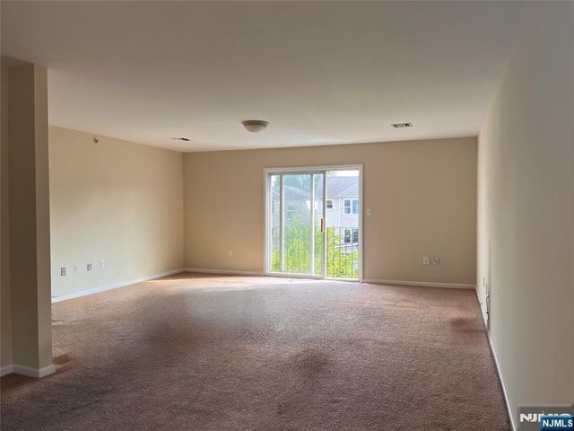 19 Halleck Street, Newark, NJ 07104