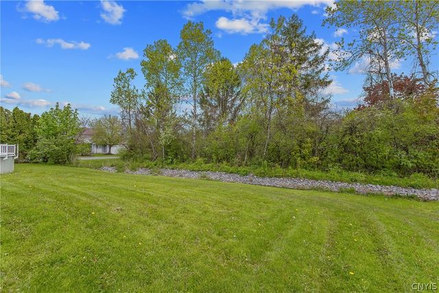 7799 Bainbridge Drive, Clay, NY 13090