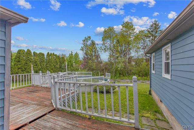 7799 Bainbridge Drive, Clay, NY 13090