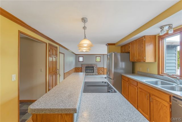 7799 Bainbridge Drive, Clay, NY 13090