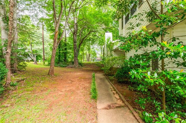 4081 Willow Ridge Road, Douglasville, GA 30135