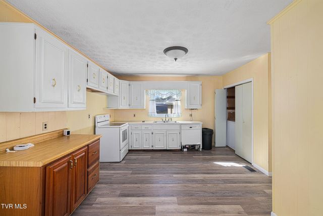 1733 Highland Street, Kingsport, TN 37664