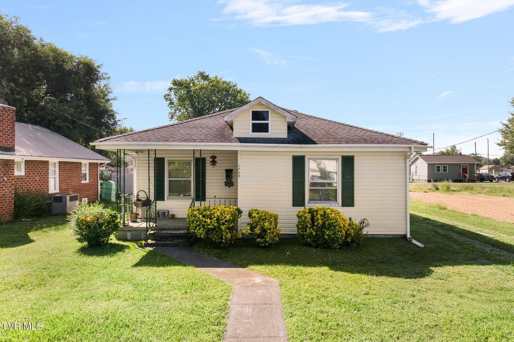 1733 Highland Street, Kingsport, TN 37664