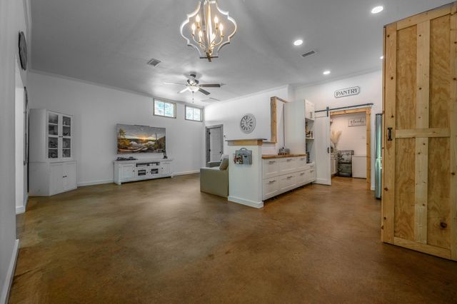 240 Private Road 5515, Palestine, TX 75801