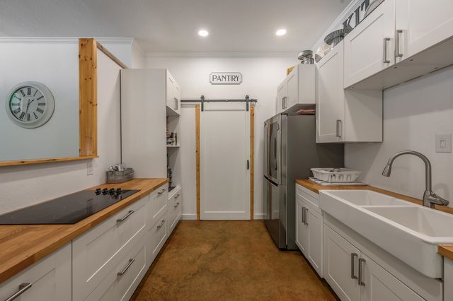 240 Private Road 5515, Palestine, TX 75801