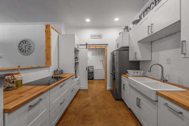 240 Private Road 5515, Palestine, TX 75801