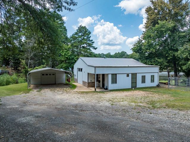 240 Private Road 5515, Palestine, TX 75801