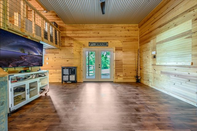 240 Private Road 5515, Palestine, TX 75801