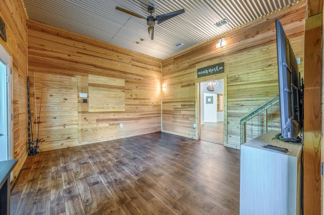 240 Private Road 5515, Palestine, TX 75801