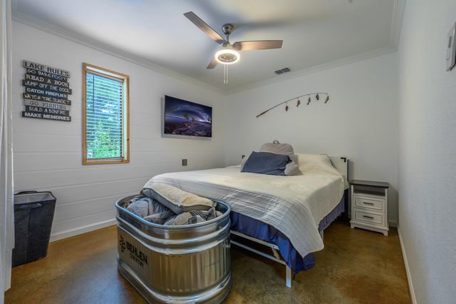 240 Private Road 5515, Palestine, TX 75801