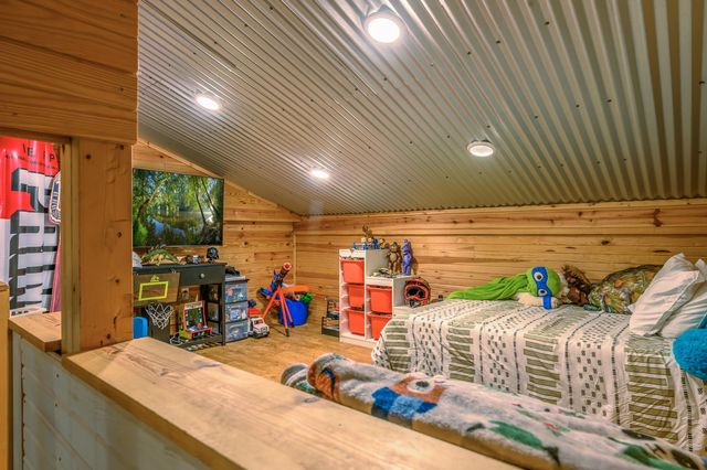 240 Private Road 5515, Palestine, TX 75801