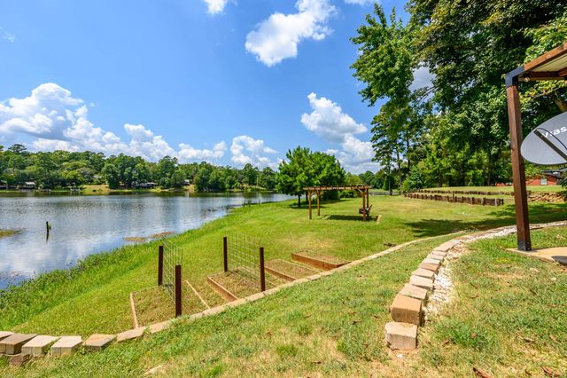 240 Private Road 5515, Palestine, TX 75801