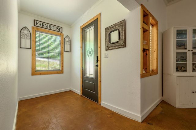 240 Private Road 5515, Palestine, TX 75801