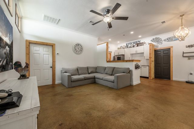 240 Private Road 5515, Palestine, TX 75801