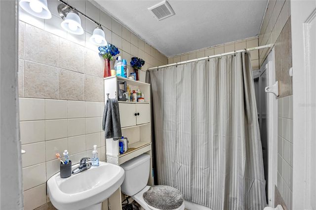 4325 LAKE AVENUE, Kissimmee, FL 34746