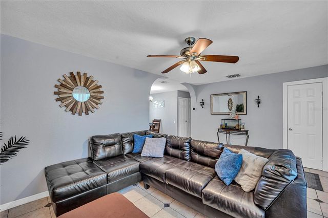 4325 LAKE AVENUE, Kissimmee, FL 34746