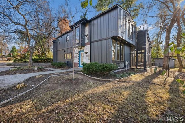 7368 Ahern Avenue, University City, MO 63130