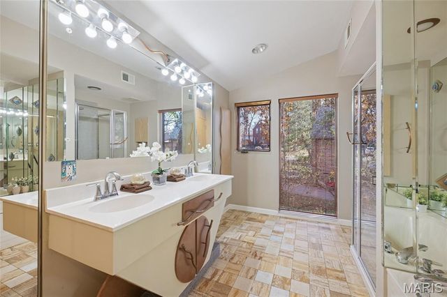 7368 Ahern Avenue, University City, MO 63130