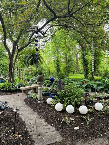 7368 Ahern Avenue, University City, MO 63130