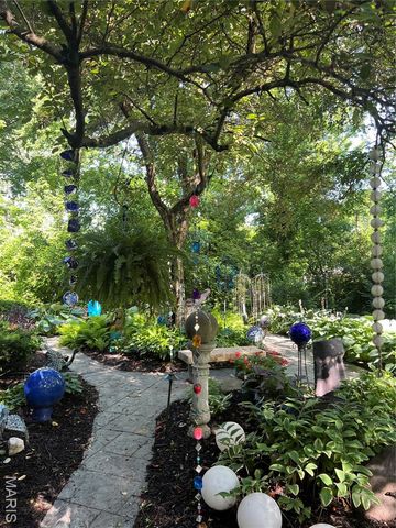 7368 Ahern Avenue, University City, MO 63130