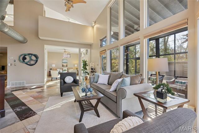 7368 Ahern Avenue, University City, MO 63130