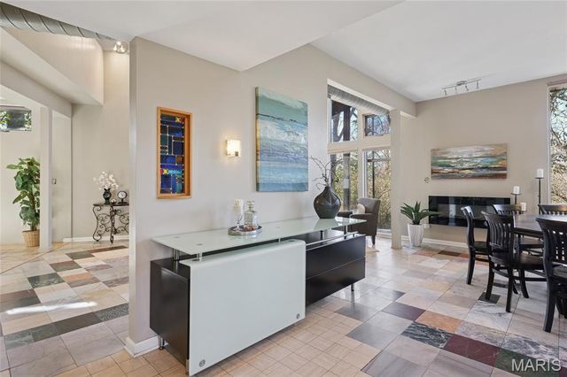 7368 Ahern Avenue, University City, MO 63130