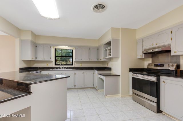 304 Saint John Avenue, Opelousas, LA 70570