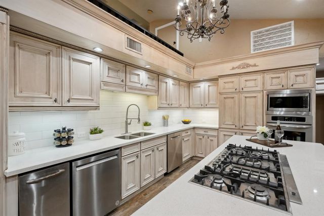 5914 Bermuda Dunes Drive, Houston, TX 77069