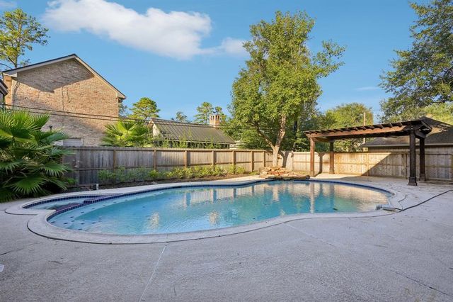 5914 Bermuda Dunes Drive, Houston, TX 77069