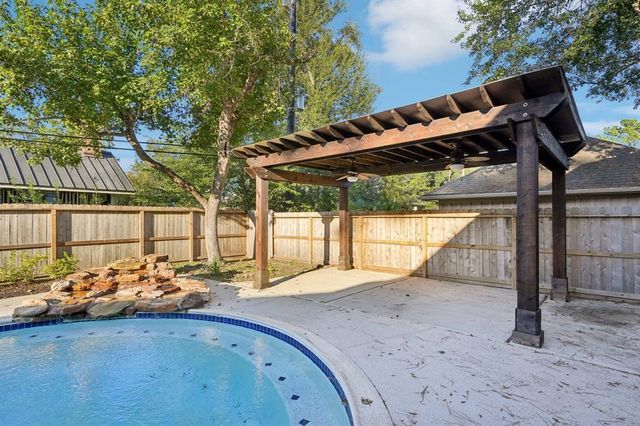 5914 Bermuda Dunes Drive, Houston, TX 77069