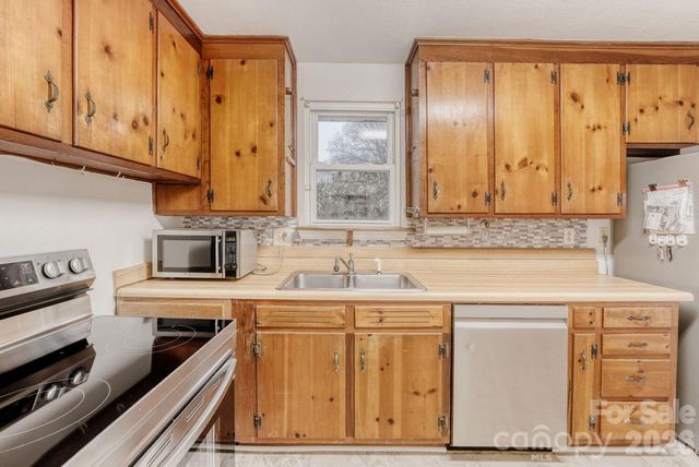 3728 Seaforth Drive, Charlotte, NC 28205