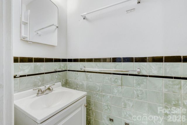 3728 Seaforth Drive, Charlotte, NC 28205