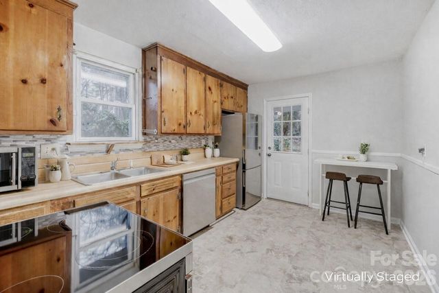 3728 Seaforth Drive, Charlotte, NC 28205