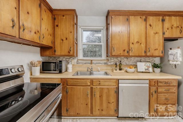 3728 Seaforth Drive, Charlotte, NC 28205