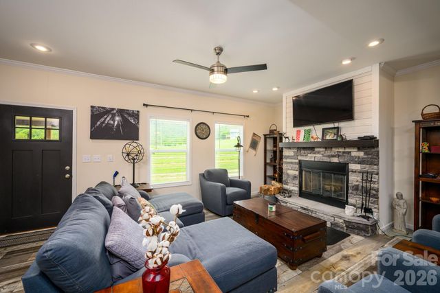 324 Plemmons Place, Marion, NC 28752