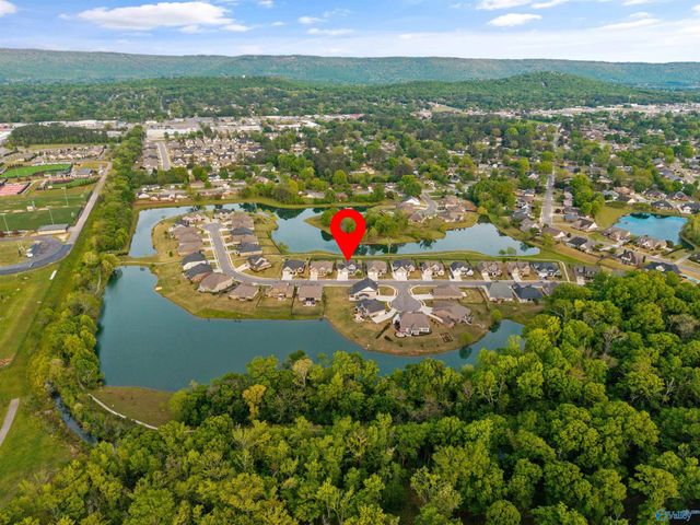 2119 Jackson Bend SW, Huntsville, AL 35803