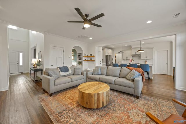 2119 Jackson Bend SW, Huntsville, AL 35803