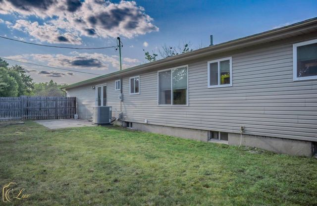 6453 Meadowwood Lane, Grand Blanc, MI 48439