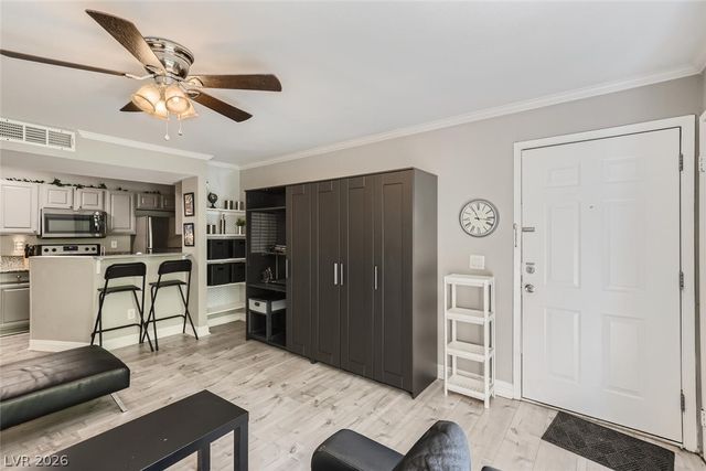 5146 South Jones Boulevard 207, Las Vegas, NV 89118