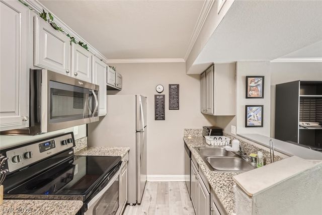 5146 South Jones Boulevard 207, Las Vegas, NV 89118