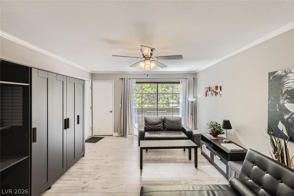 5146 South Jones Boulevard 207, Las Vegas, NV 89118